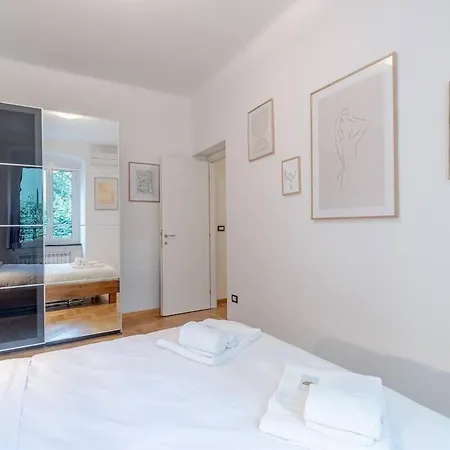 Stylish & Spacious Near Brignole Station Apartment *