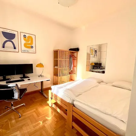 Stylish & Spacious Near Brignole Station Genoa